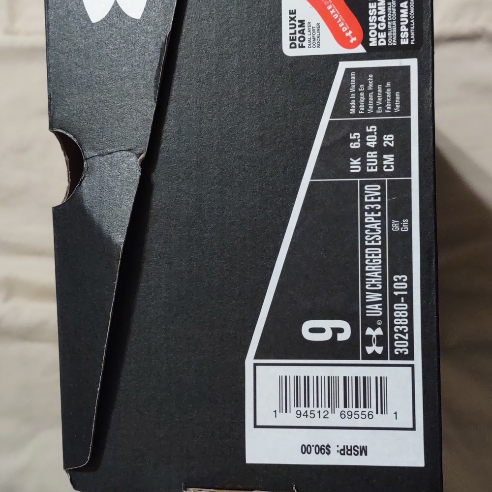 Under Armour size 9 athletic shoes - Picture 5 of 5